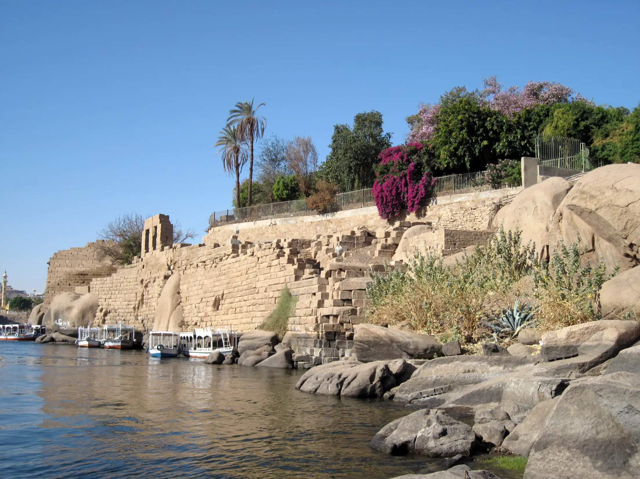 ELEPHANTINE ISLAND - 1