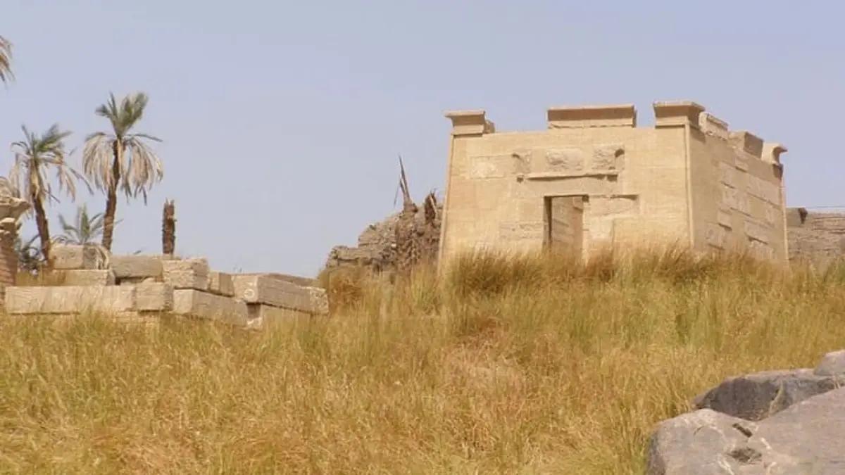 ELEPHANTINE ISLAND - 3