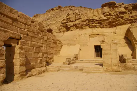 The archaeological site of El-Kab - 8