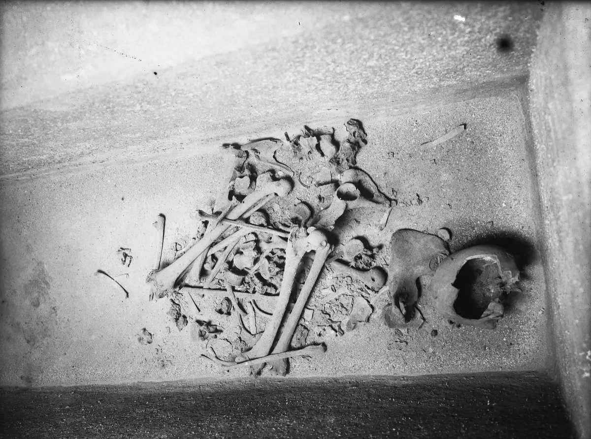 THE TOMB OF QUEEN MERESANKH III ON THE GIZA PLATEAU - 4