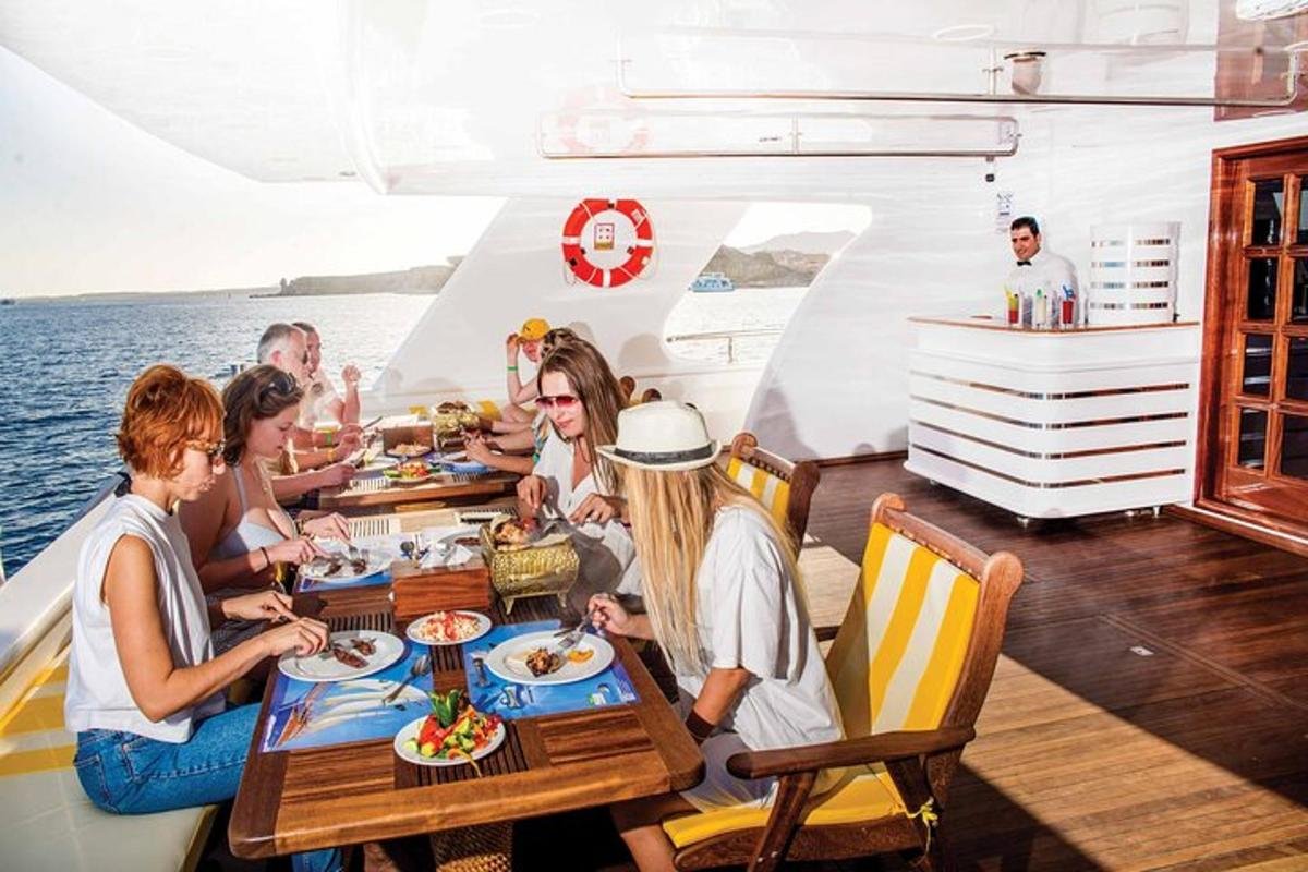 boat trip with lunch Hurghada