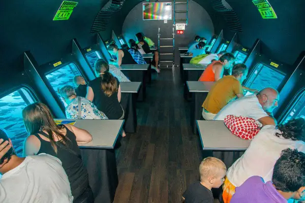 PIRATES SAILING BOAT