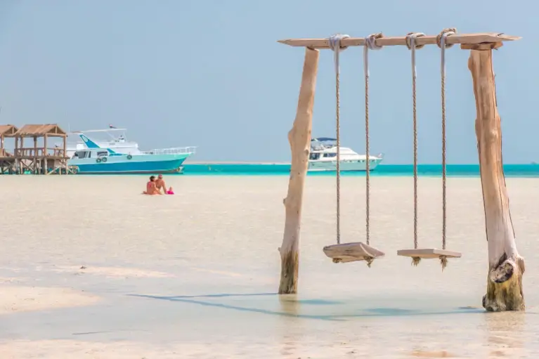 PIRATES SAILING BOAT