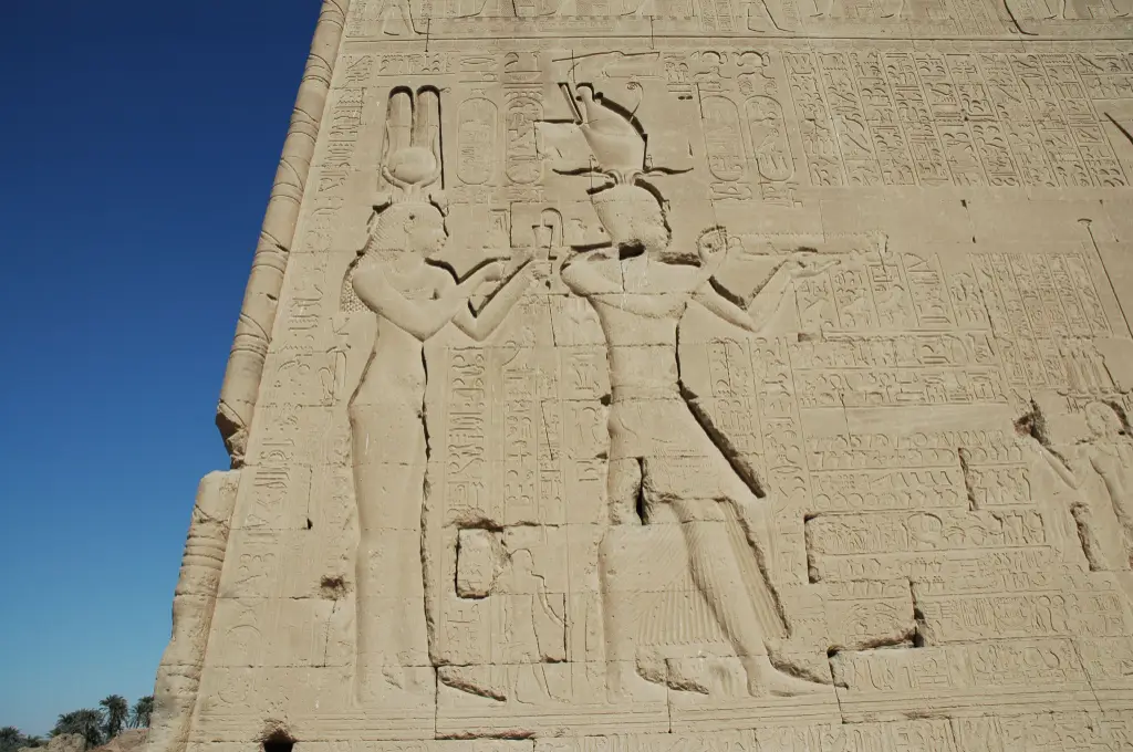 PRIVATE 1-DAY TRIP TO DENDERA AND ABIDOS