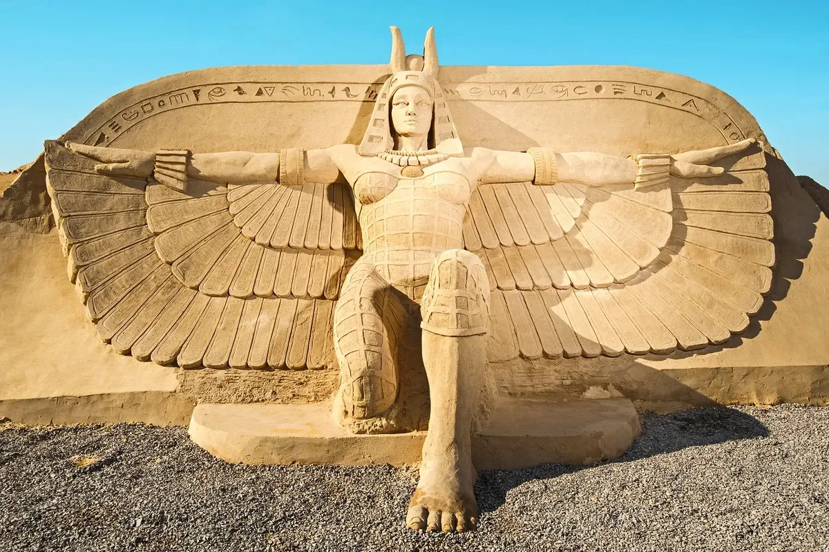 PRIVATE TOUR TO SAND CITY PARK AND MINI EGYPT PARK
