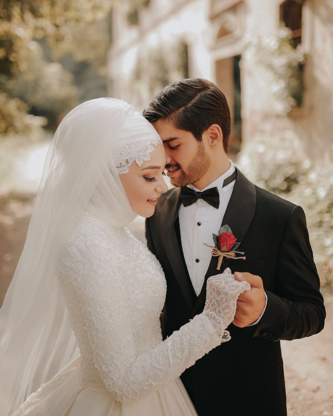 <p>How do Egyptians get married?</p>