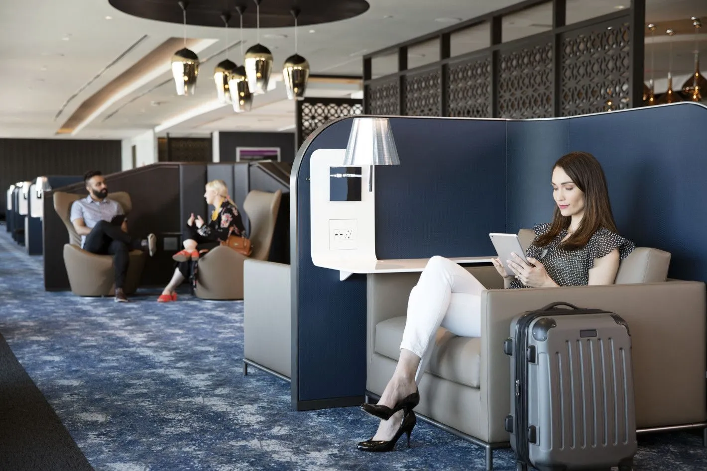 VIP LOUNGE